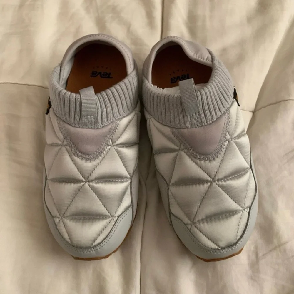 Teva Women's Reember Satinya Moccasin - Picture 5 of 11